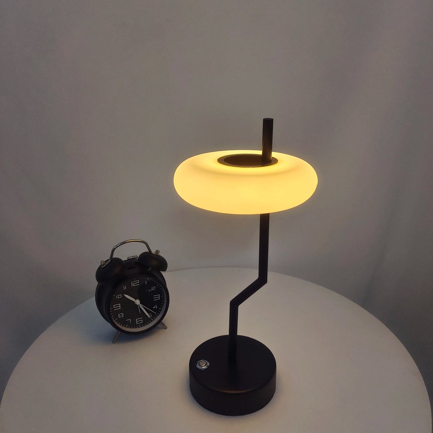 Lampe de chevet rétro noire