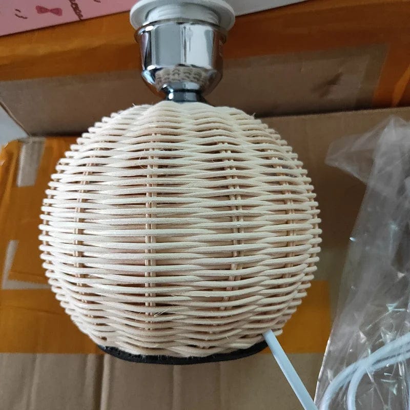 Lampe de chevet vintage en rotin